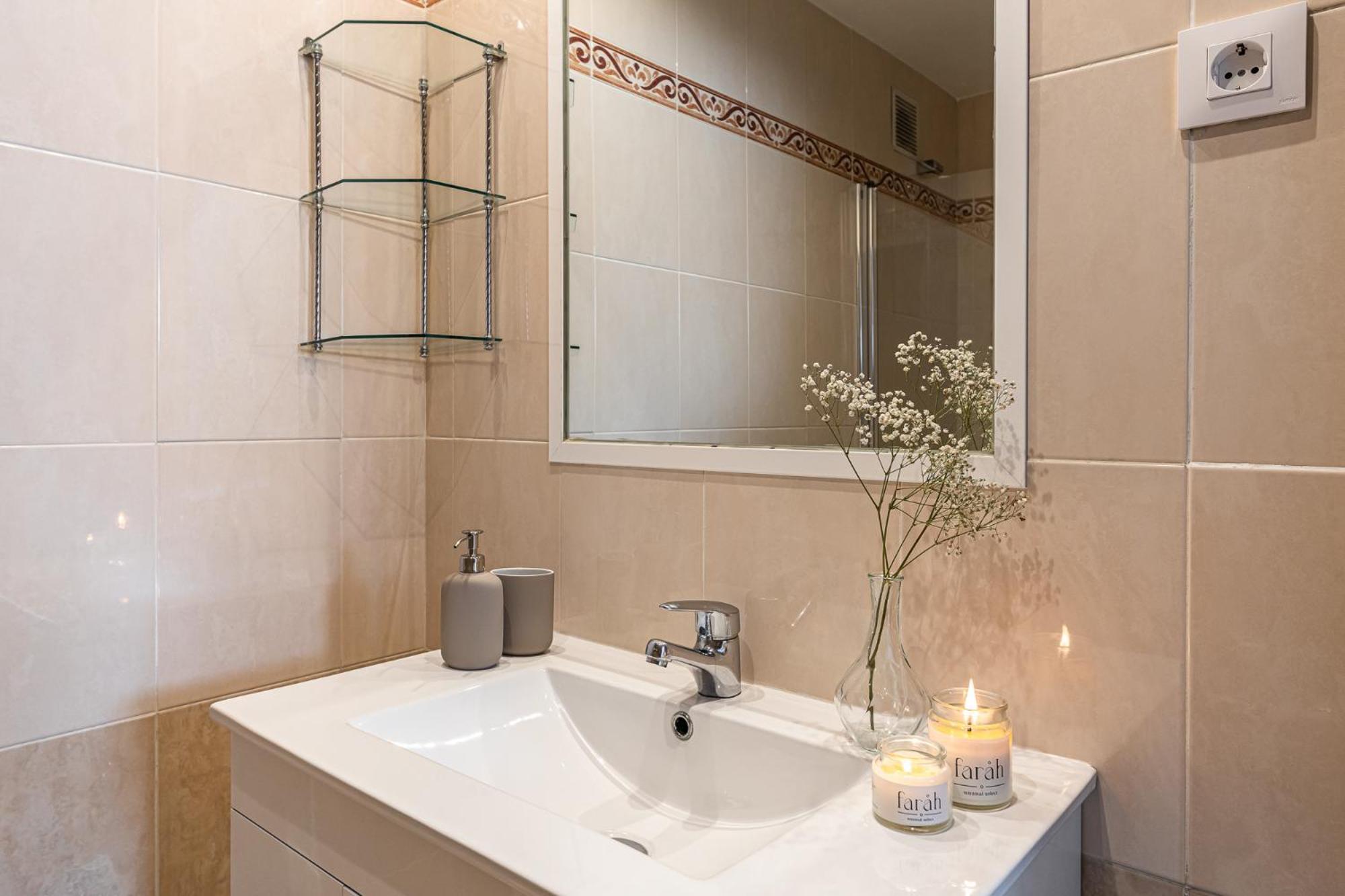 Appartement Waou Gran Via Attic - Corta Duracion à Madrid Extérieur photo